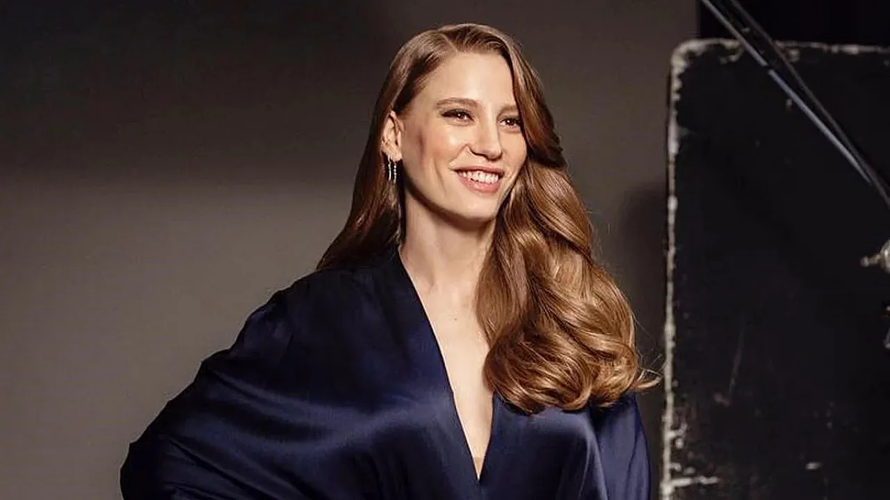 Serenay Sarıkaya’nın Instagram’da Bir Sonraki Çoklu Fotoğraf Paylaşımında 7 Fotoğraf Olacak